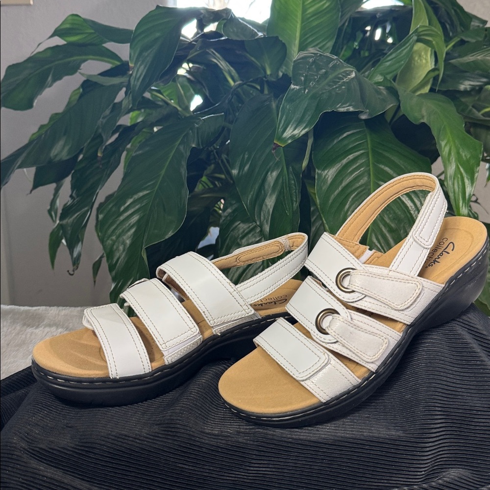 Clarks Collection Merliah 2 Bali White Faux Leather Sandal - Women's 8M / EU 39 - Picture 4 of 12
